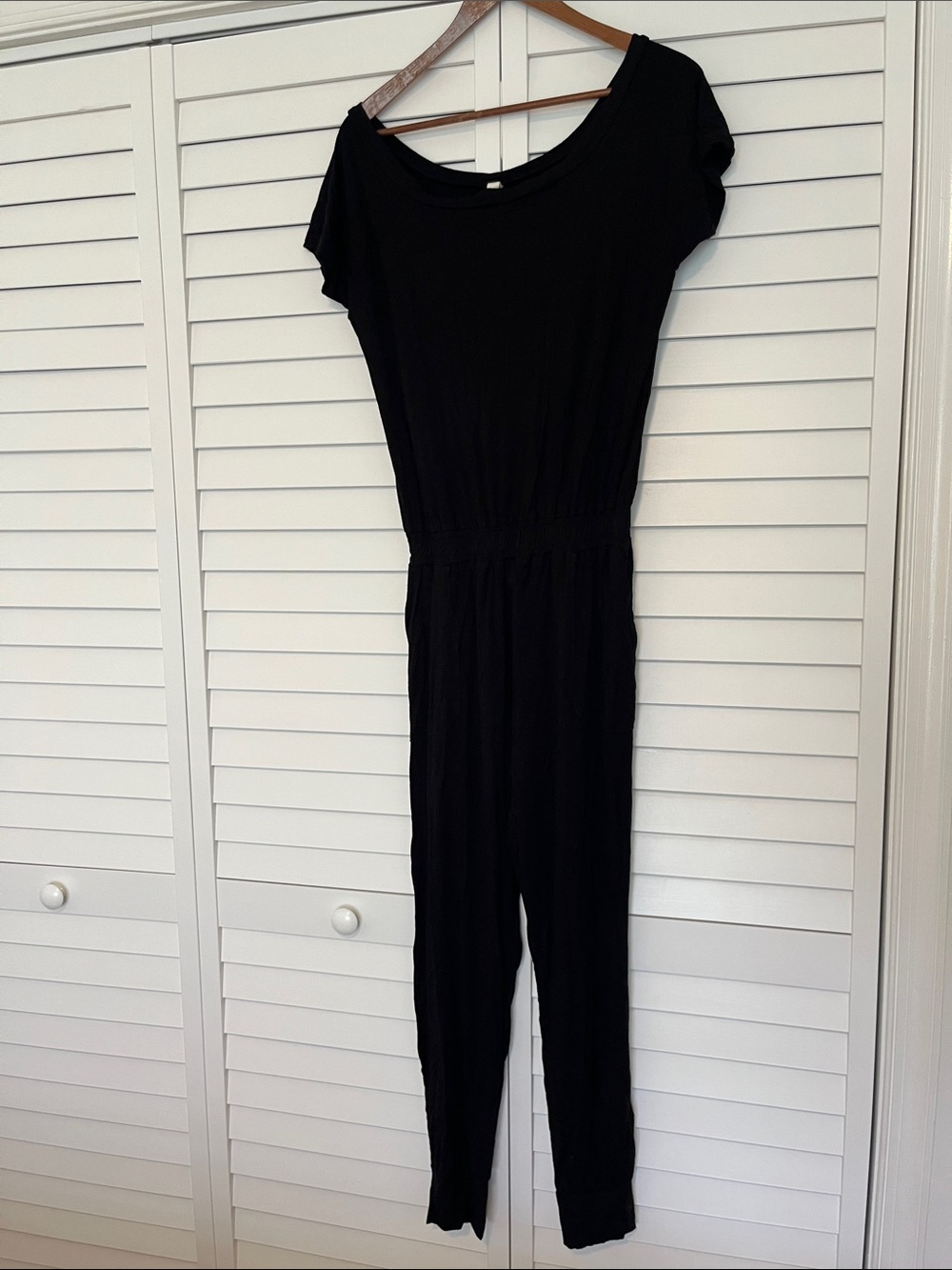 Elan black short sleeved jumpsuit small